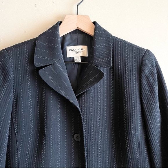 Emanuel Ungaro Vintage Wool Blazer Jacket in Black, Textured Pin Stripes, Sz‎ 2P - Picture 2 of 9